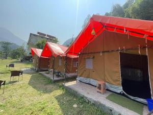 Mount River Camp