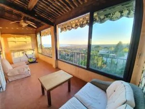 Appart spacieux et calme, Vue mer AC domaine privé piscine - Les Beaumettes