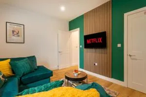 Contractors,Parking,Wifi, SmartTV - Heeley