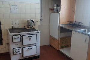 Absolut ruhige Aussichtslage in uraltem Holzhaus