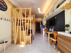 Studio - Sleeps 4 - Pets - Smoking - Wifi