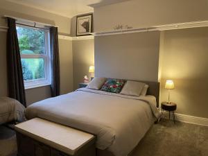 Seaside-Scarborough-WiFi-Parking-PetsOK-Sleeps-7 8