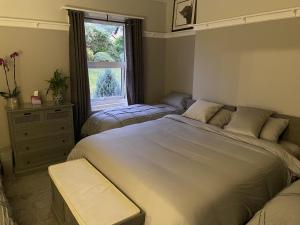 Seaside-Scarborough-WiFi-Parking-PetsOK-Sleeps-7 8