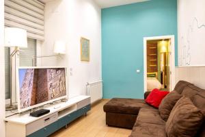Modern and spacious-2Bedrooms 1Bathroom-Malasaña