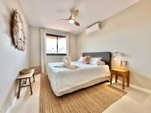 Paradise Ocean and Volcano View