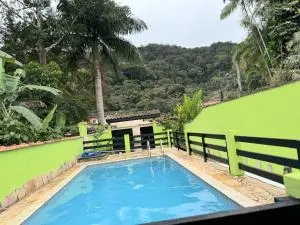 Casa 3Quartos - 2 quartos com Ar Condicionado - 1suite - Condominio Verde Mar - Piscina Privativa -Prox Praia Cocanha - Mocoóca