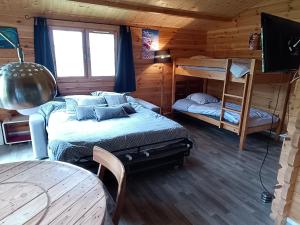 Maisons de vacances Gite Les Chalets du Fliers Verton Meubles de tourisme classes 2 etoiles : photos des chambres
