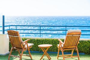 La Mar Loft Apartment with Hot Tub