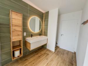 Maisons de vacances L-Evasion Coloree - Maison Vive et Moderne : photos des chambres