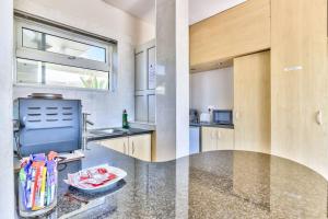 Room with a View - Green Point