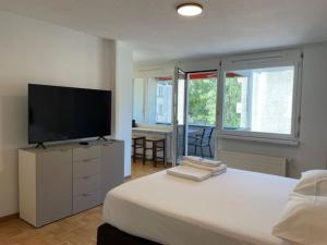 Bright and practical Studio - Art 16