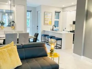 ENTIRE Sunrise Resort Townhome in Parksville - Qualicum Beach