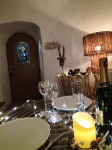 B&B / Chambres d'hotes Moulin Rouge Provencal Suite Premium avec jacuzzi exterieur : photos des chambres