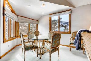 Kiva 433 by East West Hospitality