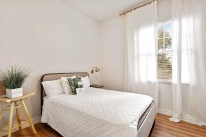 Banana Leaf Villa-Marley Junior Suite