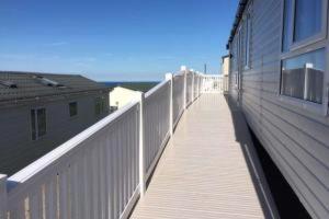 Luxury caravan sea views sleep 6 free wifi