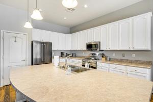 Hiking Days, Hot Tub Soaks! Extended Phoenix Stay