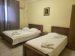 Hotel Acropole - 萨拉他蒙蒂鲁