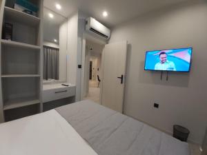 Real City Ermou 34