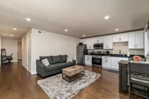 Serene 1 Bdrm, 1 Bath Apartment - Renton