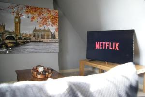 2 Bedroom Apartment - Free Parking