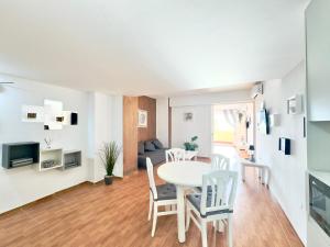 Apartamento vistas al mar y piscina Benalmádena