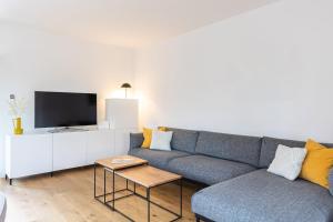 3 Bed Apt Sleeps 6 - Large Terrace & Free Parking