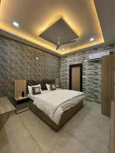 Srila Bhaktipad Nikunj Ashram (SBNA) - Alígarh