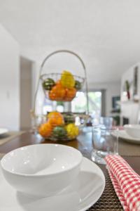The Lone Traveller with Heated Community Pool & Spa