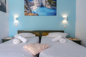 Ocean Perl Rooms