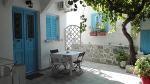 Apanemia Rooms Syros Greece