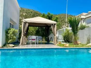 Villa Deluxe, pool, spacious garden, mountain view - Bizerte
