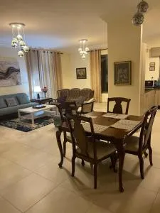 Home away from home with a Beautiful Balcony View 3 bedrooms 2 bathrooms - Sweileh