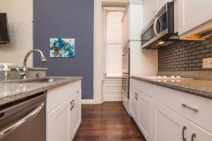 Unbeatable Location - Walkable Entertainment