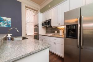 Unbeatable Location - Walkable Entertainment