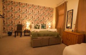 Kingston Central Garden House with Free Parking