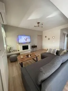 Urban Utopia - Peristérion