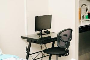 Studio Suite - No Steps - Walkable & Free Parking