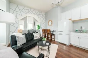 Modern Chic Suite - Amazing Location - GroupStay - Manchester