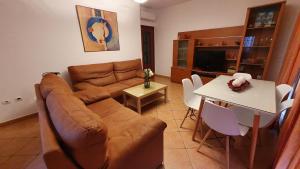 Casa céntrica, 3 dormitorios, gran terraza, cerca de la playa