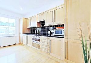 Brackenbury Apartments