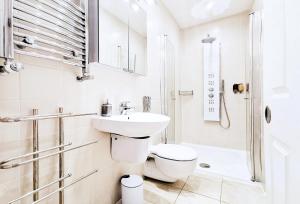 Brackenbury Apartments