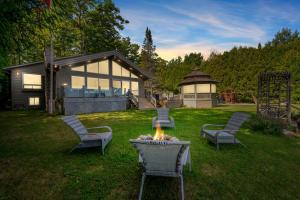 Grotto Escape Unwind at Cameron Lakehouse