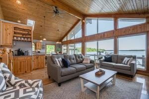 Grotto Escape Unwind at Cameron Lakehouse