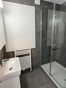 Fantastic 2BR in the city center - Sky7