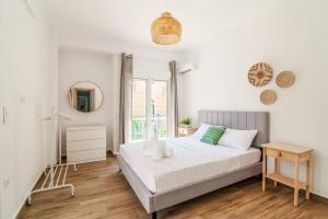 Charming Apartment with an Athenian feel in Psyri