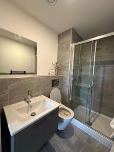 Stylish Central York Apartment Free Parking & Gym