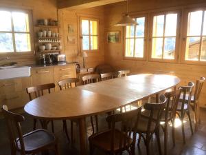 chalet classé 4 étoiles face aux Aravis plein sud 12 personnes