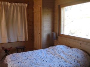 Chalets chalet classe 4 etoiles face aux Aravis plein sud 12 personnes : photos des chambres