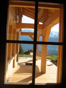 Chalets chalet classe 4 etoiles face aux Aravis plein sud 12 personnes : photos des chambres